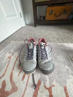 Columbia Crestwood Waterproof Hiking Shoes Gray and Pink Women's Size 10